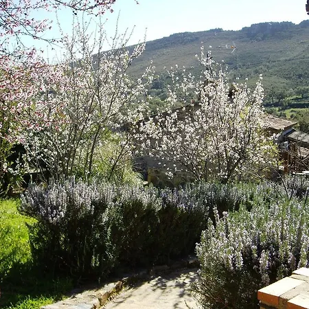 Rural Farmhouse In Valencia De Alc Ntara With Pool Сasa de vacaciones La Aceña de la Borrega